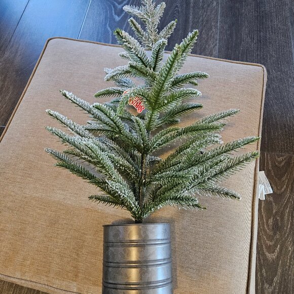 24" Flocked Tree - Picture 1 of 2